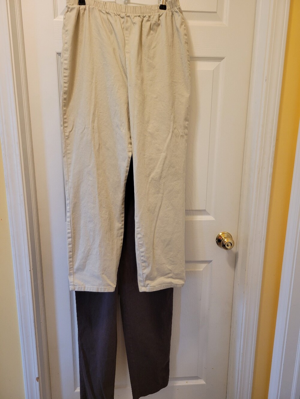 2 Pair Womens Sz. 0X 14/16 Pull On Pants